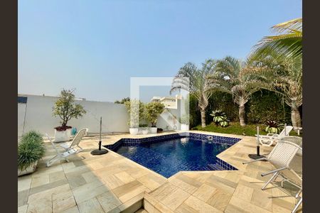 Casa de condomínio à venda com 380m², 5 quartos e 4 vagas Casa de condomínio à venda com 380m², 5 quartos e 4 vagasPiscina