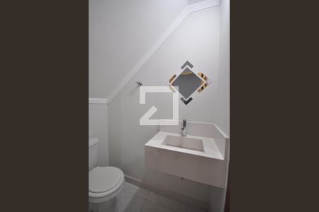 Lavabo de casa de condomínio para alugar com 2 quartos, 56m² em Vila Ede, São Paulo