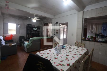 Sala 2 de casa à venda com 3 quartos, 190m² em Guajuviras, Canoas