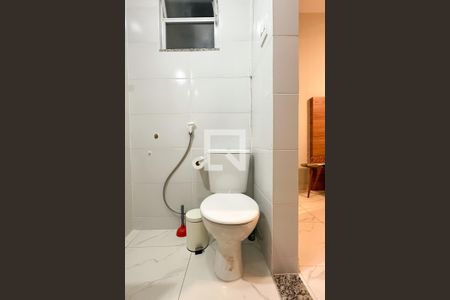 Banheiro de kitnet/studio à venda com 1 quarto, 21m² em Copacabana, Rio de Janeiro