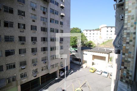 Vista  de apartamento à venda com 2 quartos, 60m² em Tomás Coelho, Rio de Janeiro