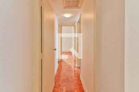 Corredor de apartamento para alugar com 3 quartos, 72m² em Conjunto Residencial Butantã, São Paulo