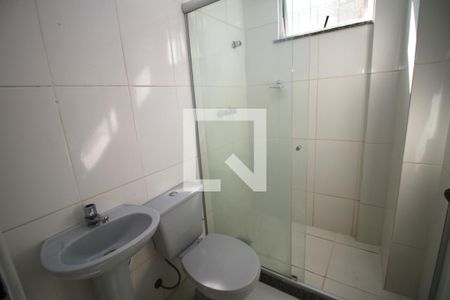 Banheiro de apartamento para alugar com 2 quartos, 58m² em Cordovil, Rio de Janeiro