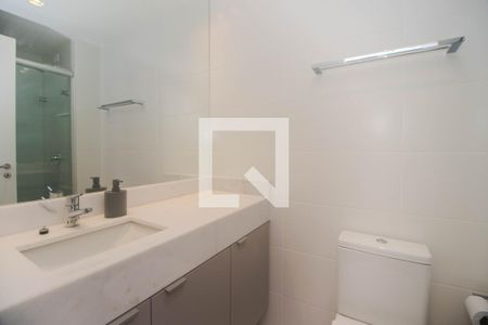 Banheiro de kitnet/studio para alugar com 1 quarto, 51m² em Petrópolis, Porto Alegre
