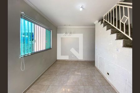 Casa para alugar com 2 quartos, 70m² em Jardim Santos Dumont, São Paulo