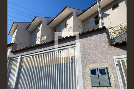 Casa para alugar com 2 quartos, 70m² em Jardim Santos Dumont, São Paulo