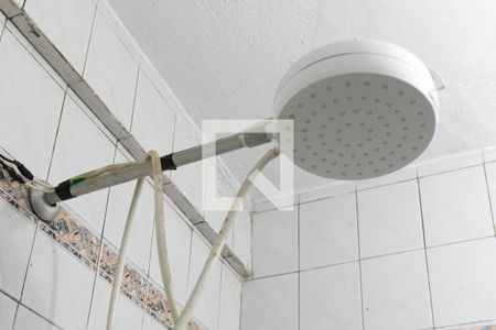 Detalhe banheiro de casa para alugar com 1 quarto, 50m² em Vila Carmosina, São Paulo