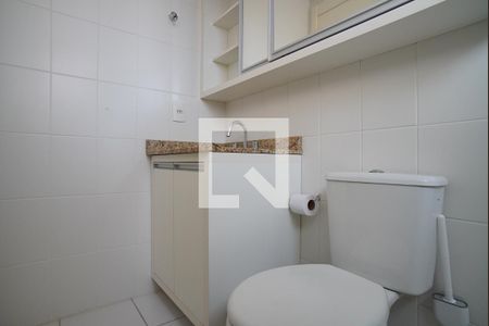 Banheiro da Suíte de apartamento à venda com 2 quartos, 62m² em Jardim Carvalho, Porto Alegre