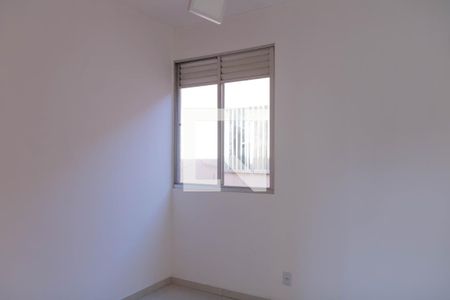 Quarto de apartamento à venda com 3 quartos, 64m² em Camargos, Belo Horizonte