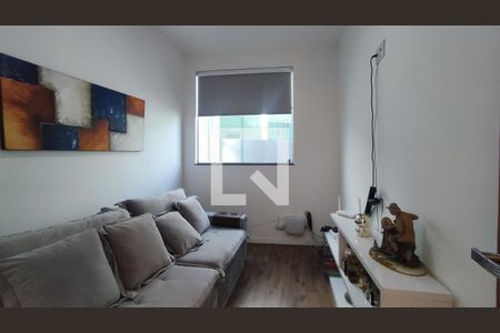 Sala de casa à venda com 3 quartos, 260m² em Morro do Confisco, Contagem