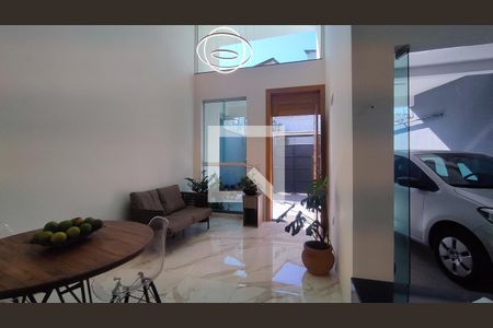 Sala de casa à venda com 3 quartos, 260m² em Morro do Confisco, Contagem