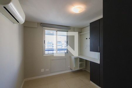 Quarto 1 de apartamento à venda com 3 quartos, 180m² em Barra da Tijuca, Rio de Janeiro