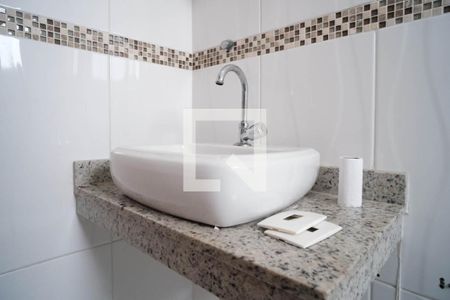 Casa à venda com 350m², 2 quartos e 3 vagas Casa à venda com 350m², 2 quartos e 3 vagasBanheiro quarto 2