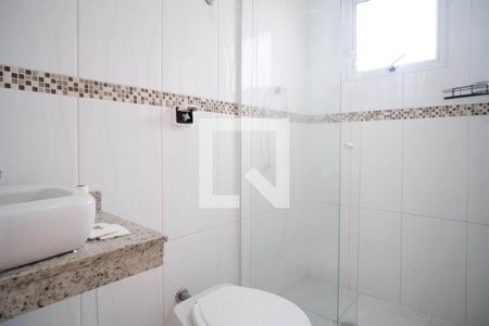 Casa à venda com 350m², 2 quartos e 3 vagas Casa à venda com 350m², 2 quartos e 3 vagasBanheiro quarto 2