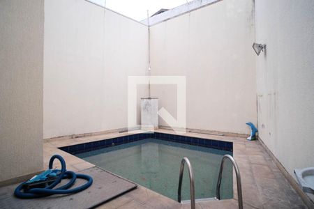 Casa à venda com 350m², 2 quartos e 3 vagas Casa à venda com 350m², 2 quartos e 3 vagasÁrea Externa