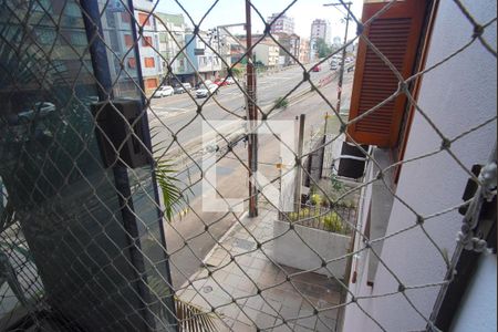 Varanda - Vista de apartamento para alugar com 2 quartos, 65m² em Santa Cecília, Porto Alegre