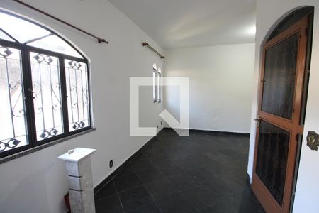 Sala de casa para alugar com 2 quartos, 78m² em Vila Valqueire, Rio de Janeiro