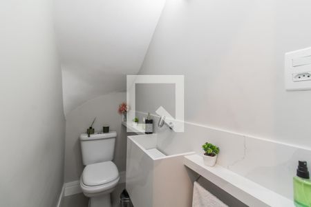 Lavabo de casa para alugar com 3 quartos, 240m² em Vila Talarico, São Paulo