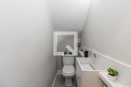 Lavabo de casa para alugar com 3 quartos, 240m² em Vila Talarico, São Paulo