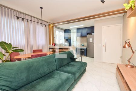 Sala de estar de apartamento à venda com 2 quartos, 66m² em Funcionários, Belo Horizonte