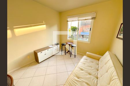 Sala de TV de apartamento para alugar com 2 quartos, 91m² em Jurerê Internacional, Florianópolis