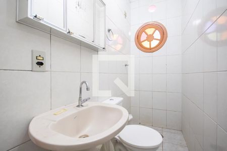 Banheiro de casa para alugar com 1 quarto, 55m² em Conceicao, Osasco