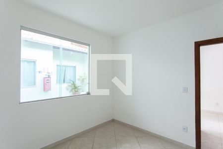 Quarto 1 de casa à venda com 2 quartos, 60m² em Frei Leopoldo, Belo Horizonte