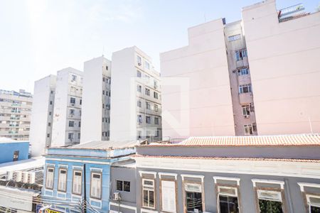 Sala vista da janela de apartamento para alugar com 2 quartos, 62m² em Botafogo, Rio de Janeiro