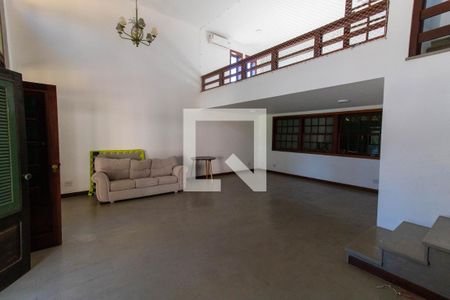 Sala de casa de condomínio à venda com 5 quartos, 356m² em Matapaca, Niterói