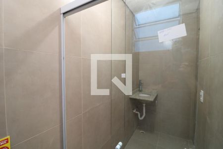 Banheiro de casa para alugar com 1 quarto, 45m² em Vila Antonieta, São Paulo