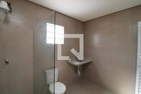 Banheiro de casa para alugar com 1 quarto, 47m² em Vila Antonieta, São Paulo