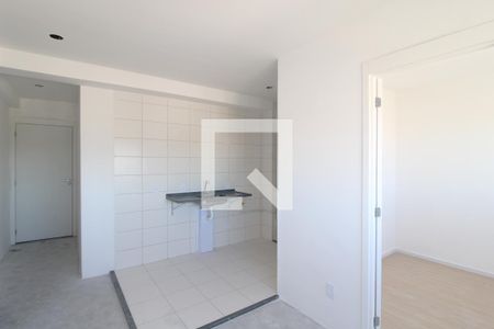 Sala/Cozinha e Área de Serviço de apartamento para alugar com 2 quartos, 42m² em Cidade Antônio Estevão de Carvalho, São Paulo