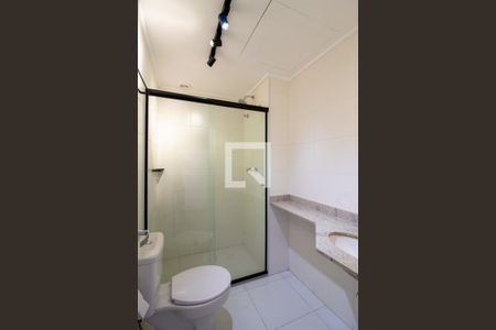 Banheiro de apartamento à venda com 1 quarto, 39m² em Vila Camargos, Guarulhos