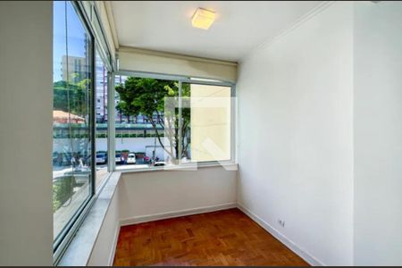 Foto 02 de apartamento à venda com 4 quartos, 204m² em Higienópolis, São Paulo