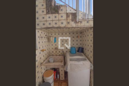 Casa à venda com 381m², 3 quartos e 10 vagas Casa à venda com 381m², 3 quartos e 10 vagasÁrea de serviço