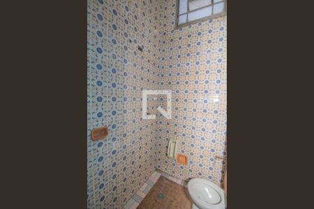 Casa à venda com 381m², 3 quartos e 10 vagas Casa à venda com 381m², 3 quartos e 10 vagasBanheiro 2