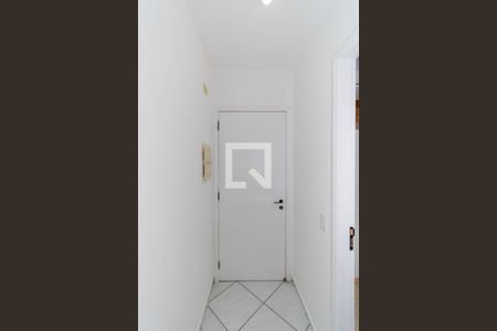 Hall de entrada de apartamento para alugar com 2 quartos, 52m² em Vila Industrial, São Paulo