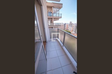 Varanda sala de apartamento para alugar com 3 quartos, 100m² em Aclimação, São Paulo