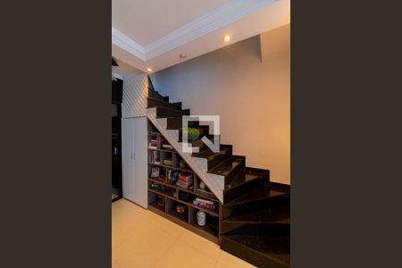 Escada  de casa à venda com 3 quartos, 85m² em Vila Euthalia, São Paulo