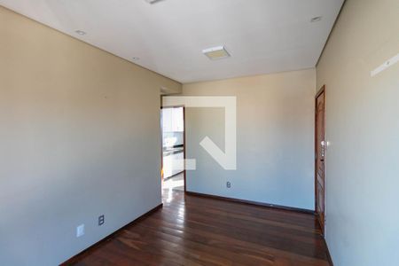 Sala de apartamento para alugar com 3 quartos, 73m² em Padre Eustáquio, Belo Horizonte
