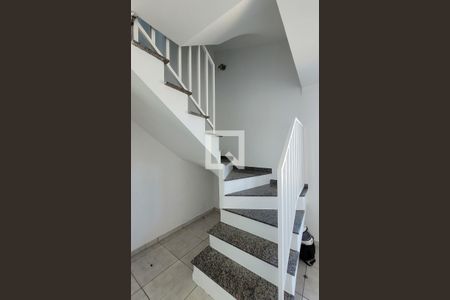 Escada de casa à venda com 3 quartos, 120m² em Vila Camilopolis, Santo André