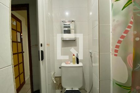 Banheiro de kitnet/studio para alugar com 1 quarto, 47m² em Centro, Rio de Janeiro