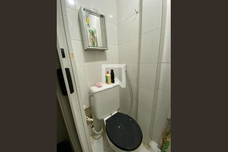 Banheiro de kitnet/studio para alugar com 1 quarto, 47m² em Centro, Rio de Janeiro