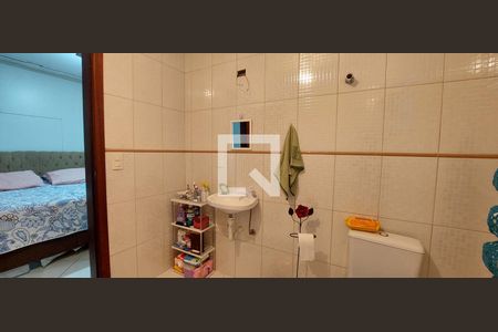 Casa à venda com 200m², 3 quartos e 4 vagas Casa à venda com 200m², 3 quartos e 4 vagasBanheiro Quarto 1 suíte