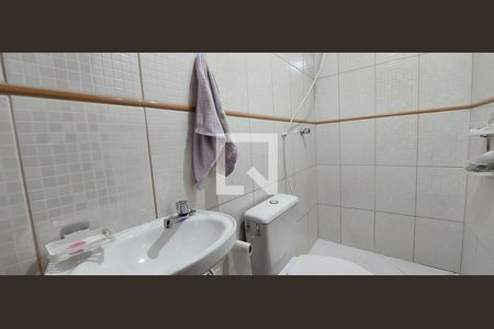 Casa à venda com 200m², 3 quartos e 4 vagas Casa à venda com 200m², 3 quartos e 4 vagasBanheiro 2