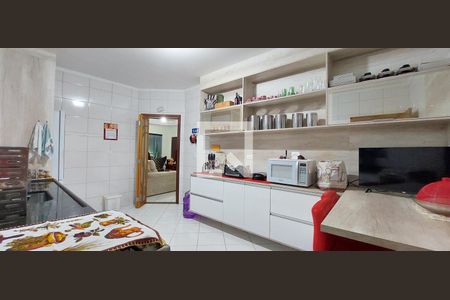 Casa à venda com 200m², 3 quartos e 4 vagas Casa à venda com 200m², 3 quartos e 4 vagasCozinha