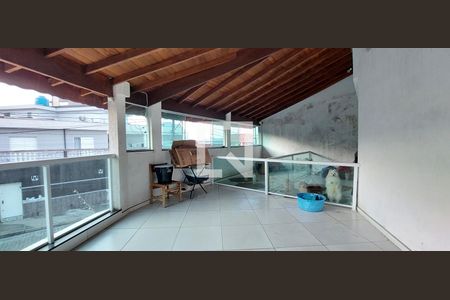 Casa à venda com 200m², 3 quartos e 4 vagas Casa à venda com 200m², 3 quartos e 4 vagasVaranda Quarto 2