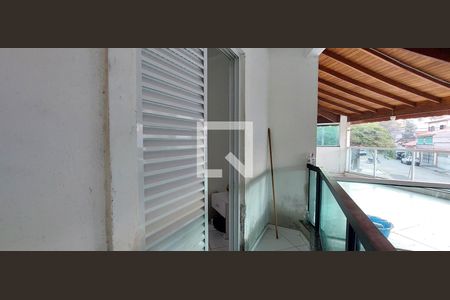 Casa à venda com 200m², 3 quartos e 4 vagas Casa à venda com 200m², 3 quartos e 4 vagasVaranda Quarto 1 suíte