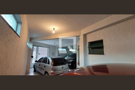 Casa à venda com 200m², 3 quartos e 4 vagas Casa à venda com 200m², 3 quartos e 4 vagasGaragem