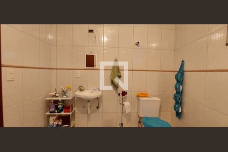 Casa à venda com 200m², 3 quartos e 4 vagas Casa à venda com 200m², 3 quartos e 4 vagasBanheiro Quarto 1 suíte